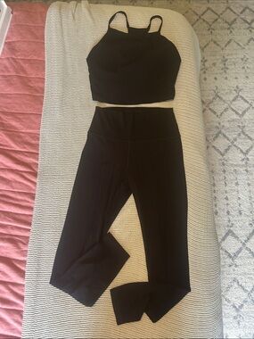 Old Navy Women’s High-Waist Black Studio Smooth Active Set